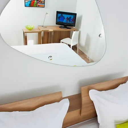 Teneo Bordeaux - Aeroport Мериньяк